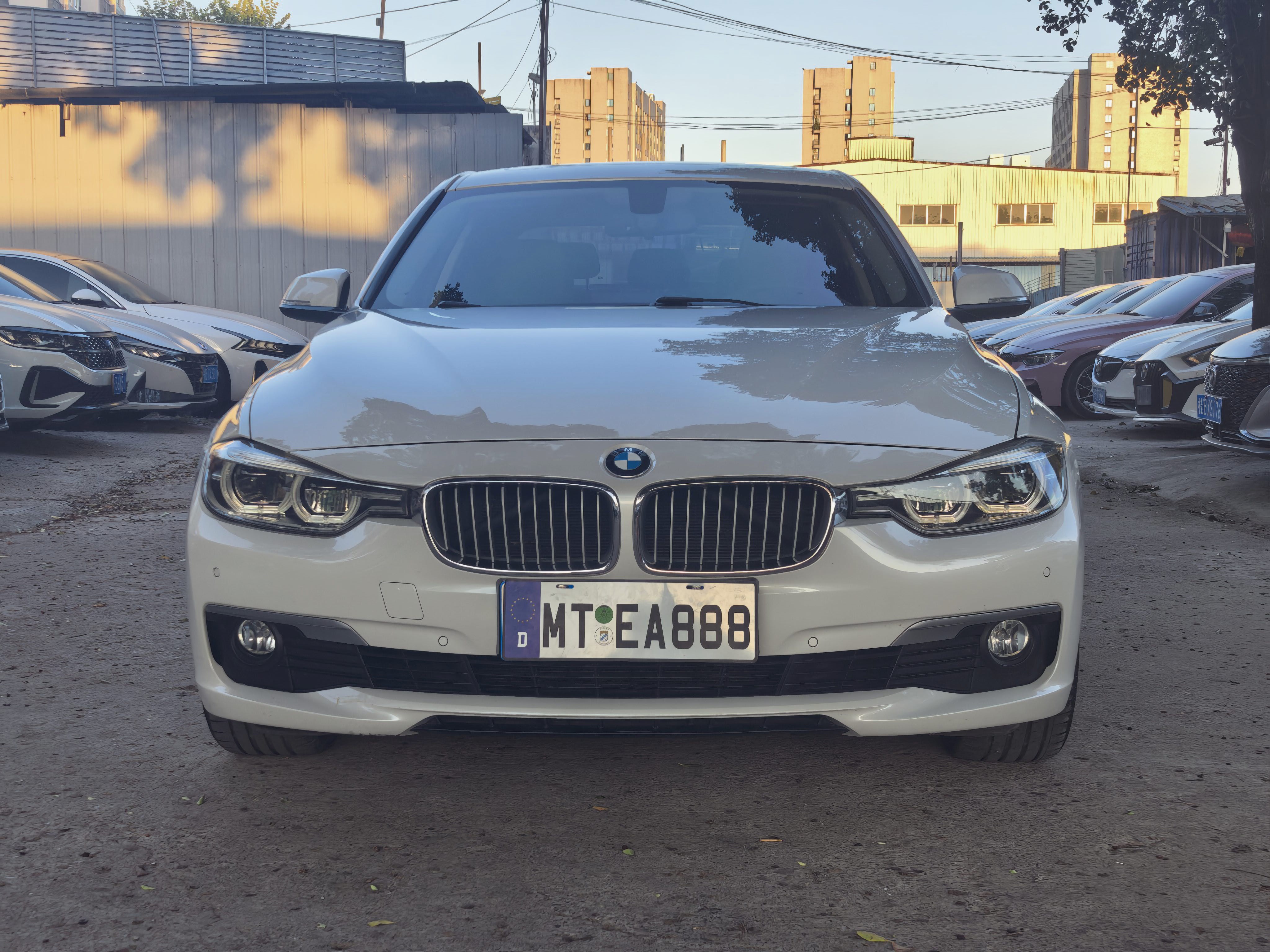 BMW 3 Series 2019 #2 BMW 3 Series 2019 car image #2
