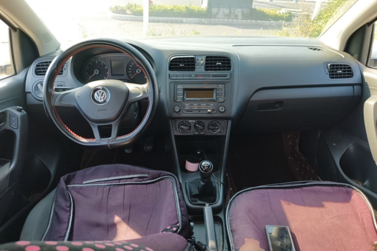 Volkswagen Polo 2016 car image #10