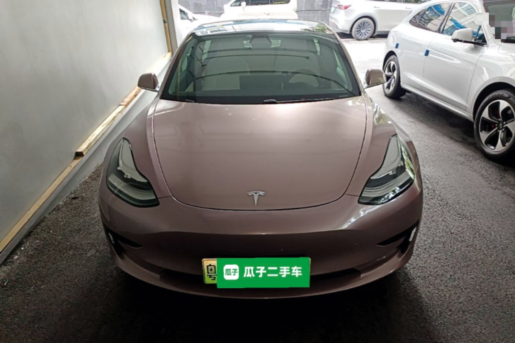 Tesla Model 3 2020 car image #3