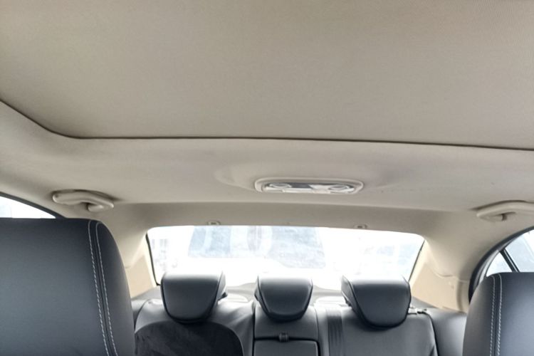 GEELY Emgrand 2017 car image #18