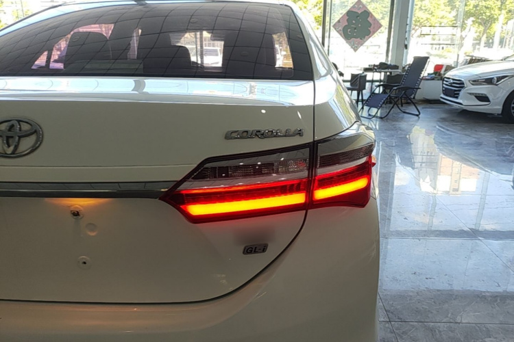 Toyota Corolla 2017 #8 Toyota Corolla 2017 car image #8