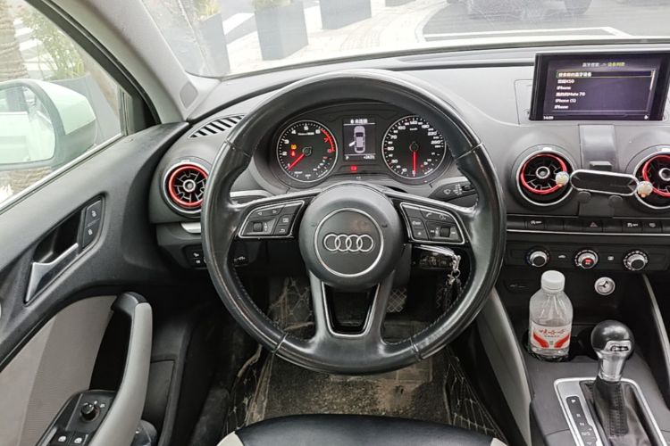 Audi A3 2018 immagine di auto #11