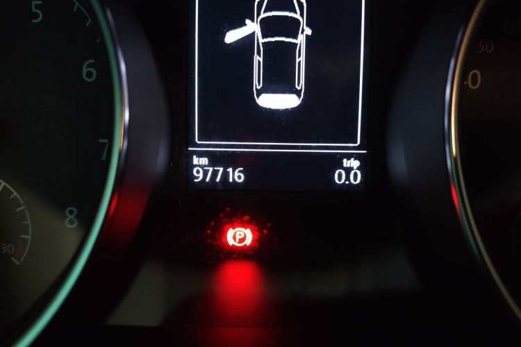 Volkswagen Golf 2015 car image #10