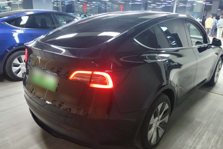 Tesla Model Y 2022 car image #7