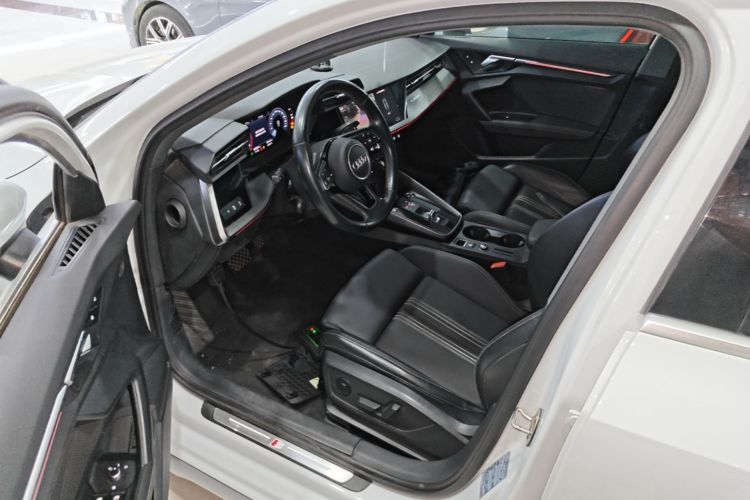 Audi A3 2024 car image #16