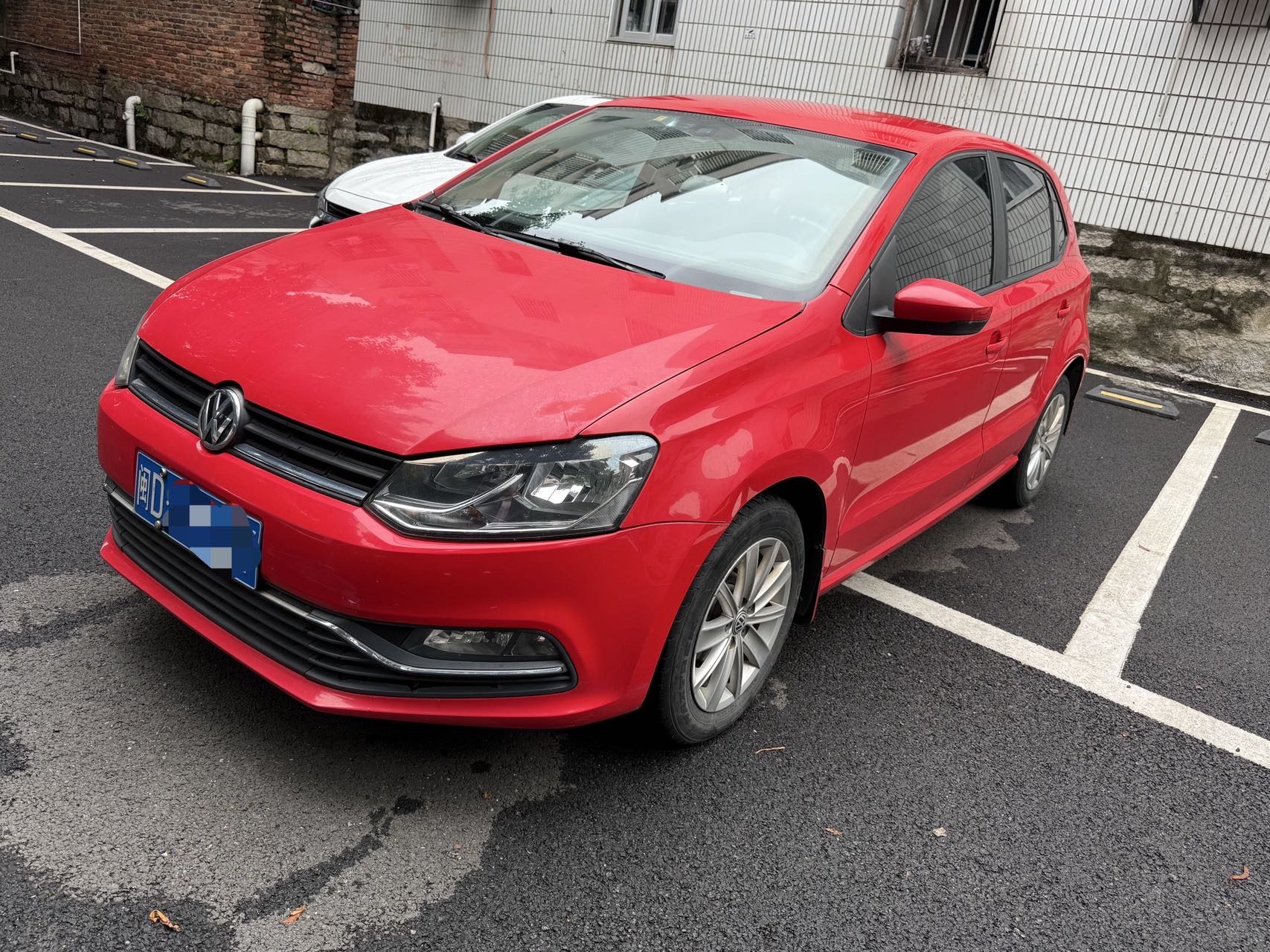 Volkswagen Polo 2015 car image 