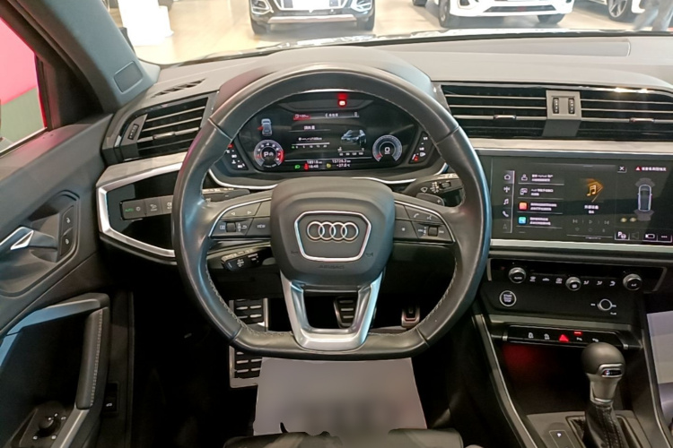 Audi Q3 2025 #11 Audi Q3 2025 car image #11