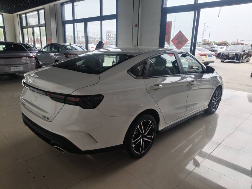 GEELY Binray 2026 image de voiture #4