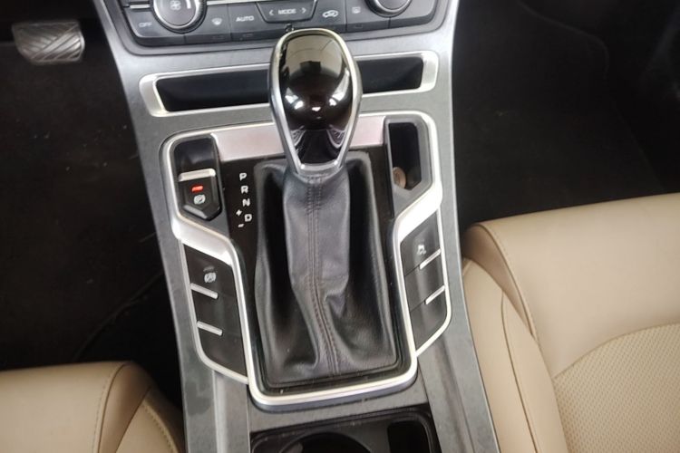 GEELY Emgrand 2018 #14 GEELY Emgrand 2018 car image #14