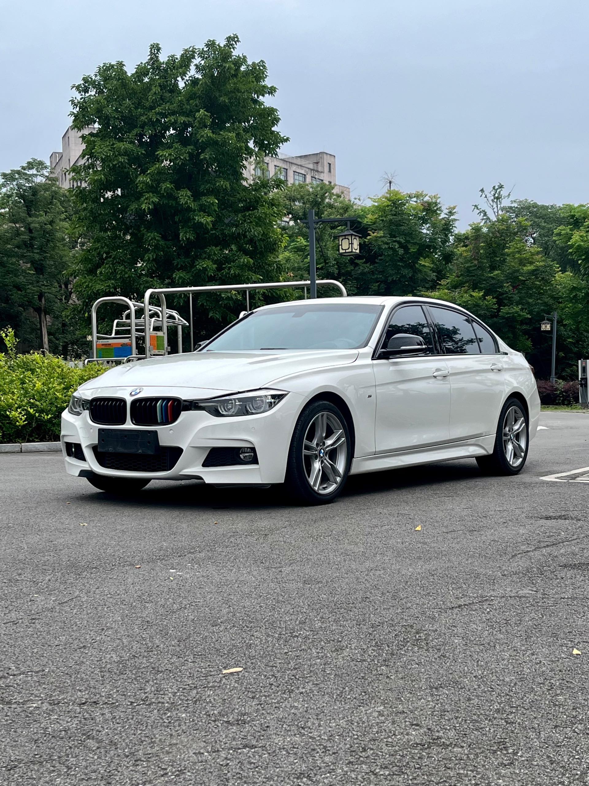 BMW 3 Series 2018 car image 