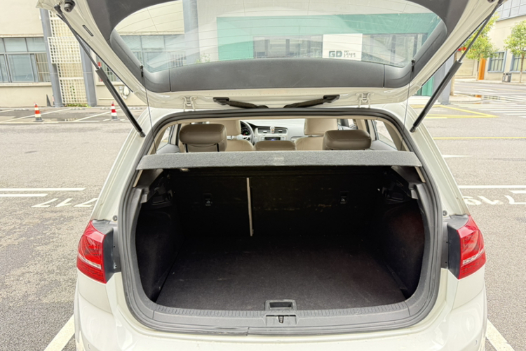 Volkswagen Golf 2016 car image #18