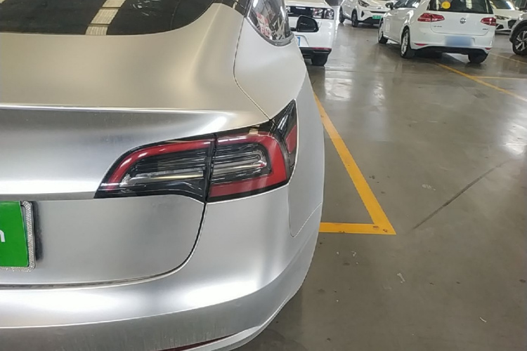 Tesla Model 3 2021 car image #8