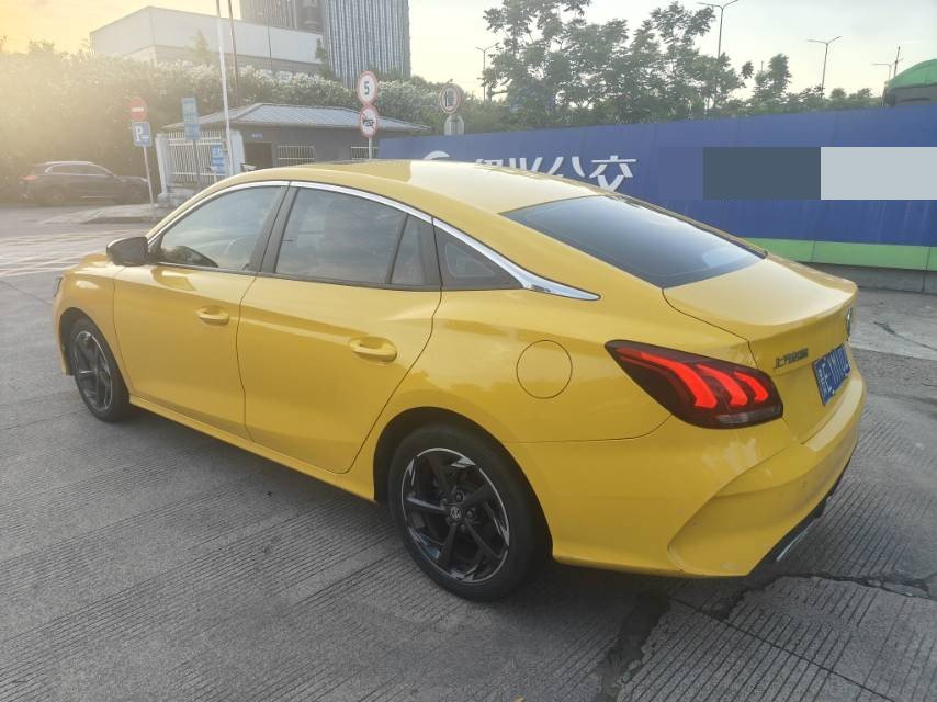 MG 5 2023 car image #6