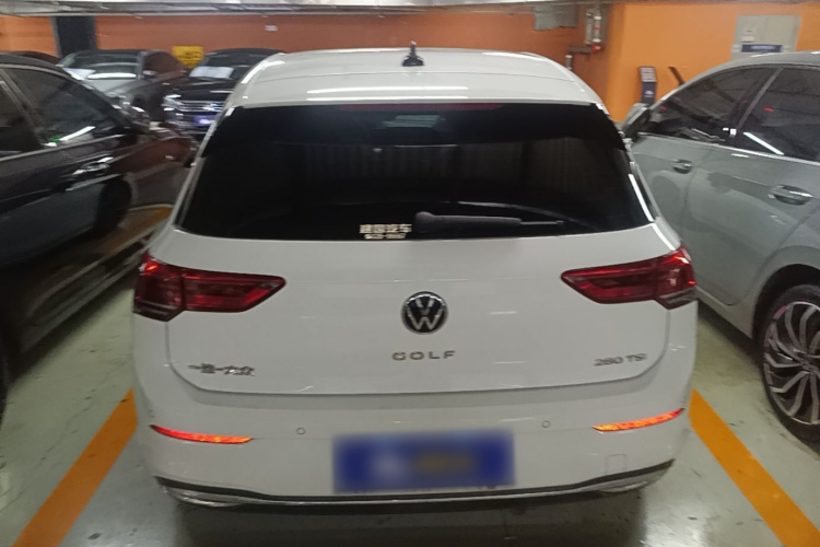 Volkswagen Golf 2022 car image #6