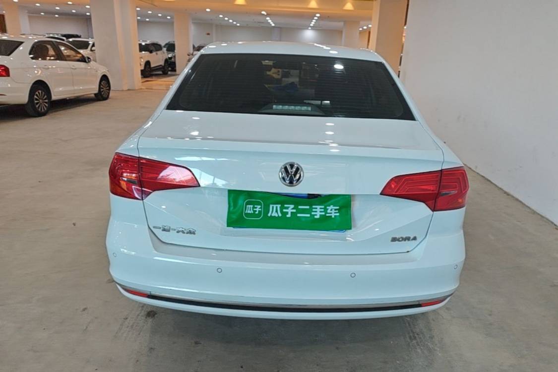 Volkswagen Bora 2016 car image #6