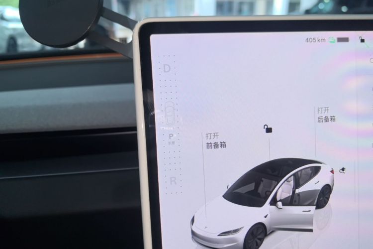 Tesla Model 3 2024 car image #14