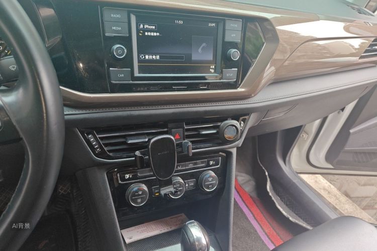 Volkswagen Tharu 2020 car image #15