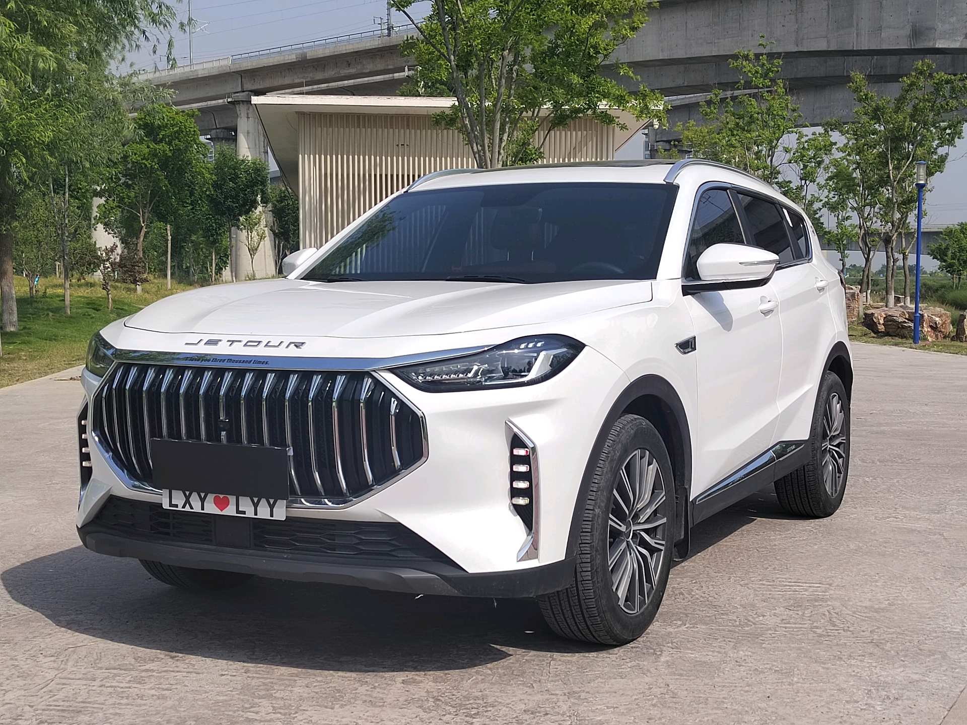 Jetour X70 PLUS 2023 car image 