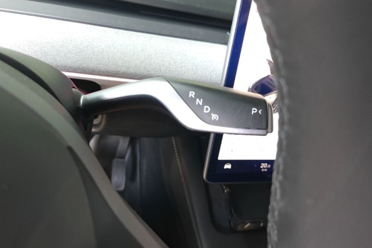 Tesla Model Y 2024 #14 Tesla Model Y 2024 car image #14