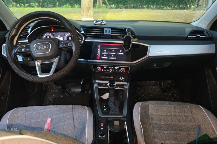 Audi Q3 2020 #11 Audi Q3 2020 car image #11