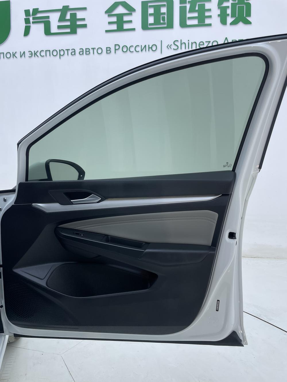 Volkswagen Golf 2022 car image #14