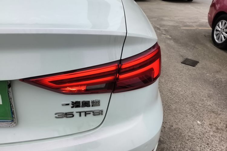 Audi A3 2018 car image #8