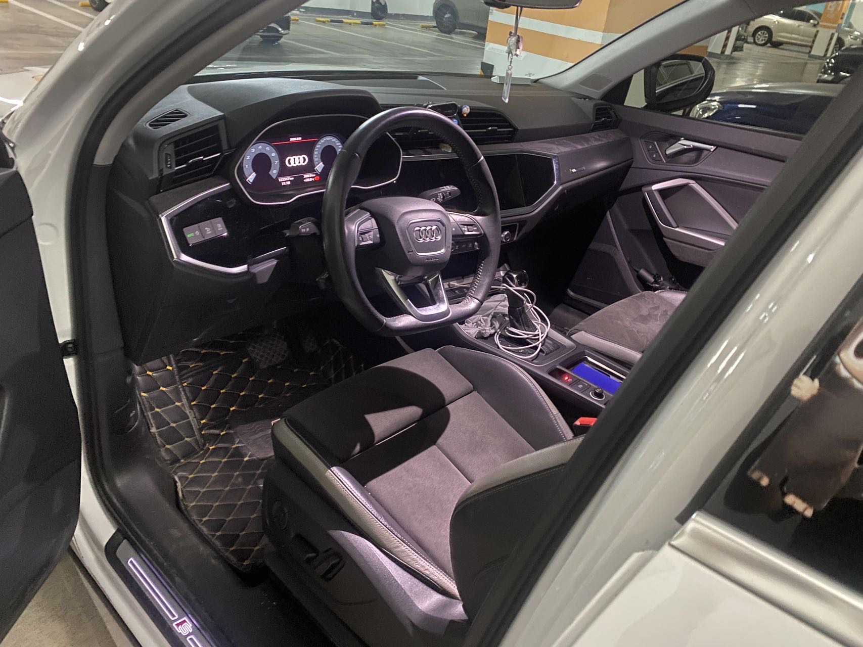 Audi Q3 2019 #2 Audi Q3 2019 car image #2