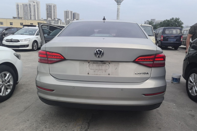 Volkswagen Lavida 2019 #4 Volkswagen Lavida 2019 car image #4