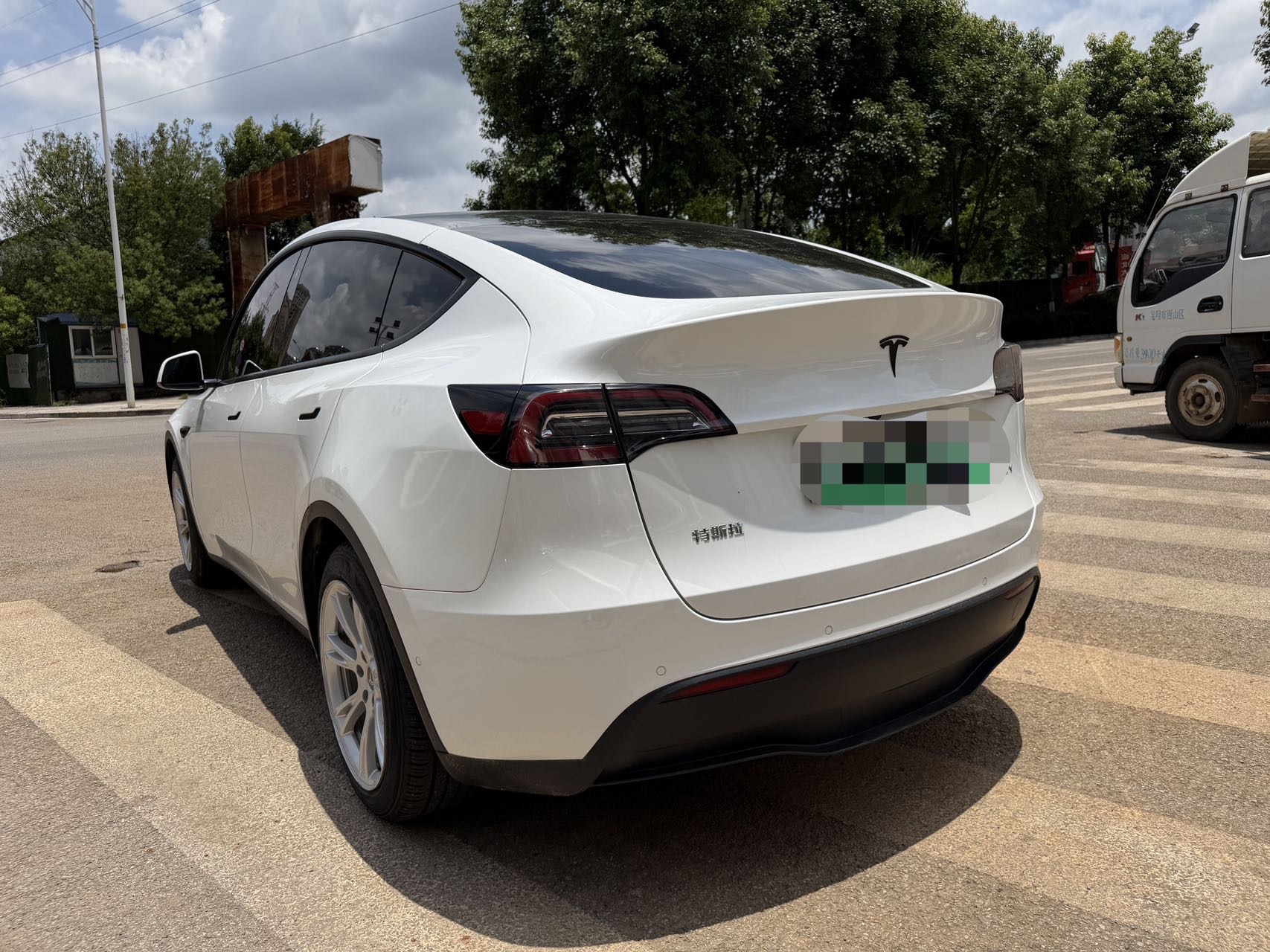 Tesla Model Y 2021 #9 Tesla Model Y 2021 car image #9