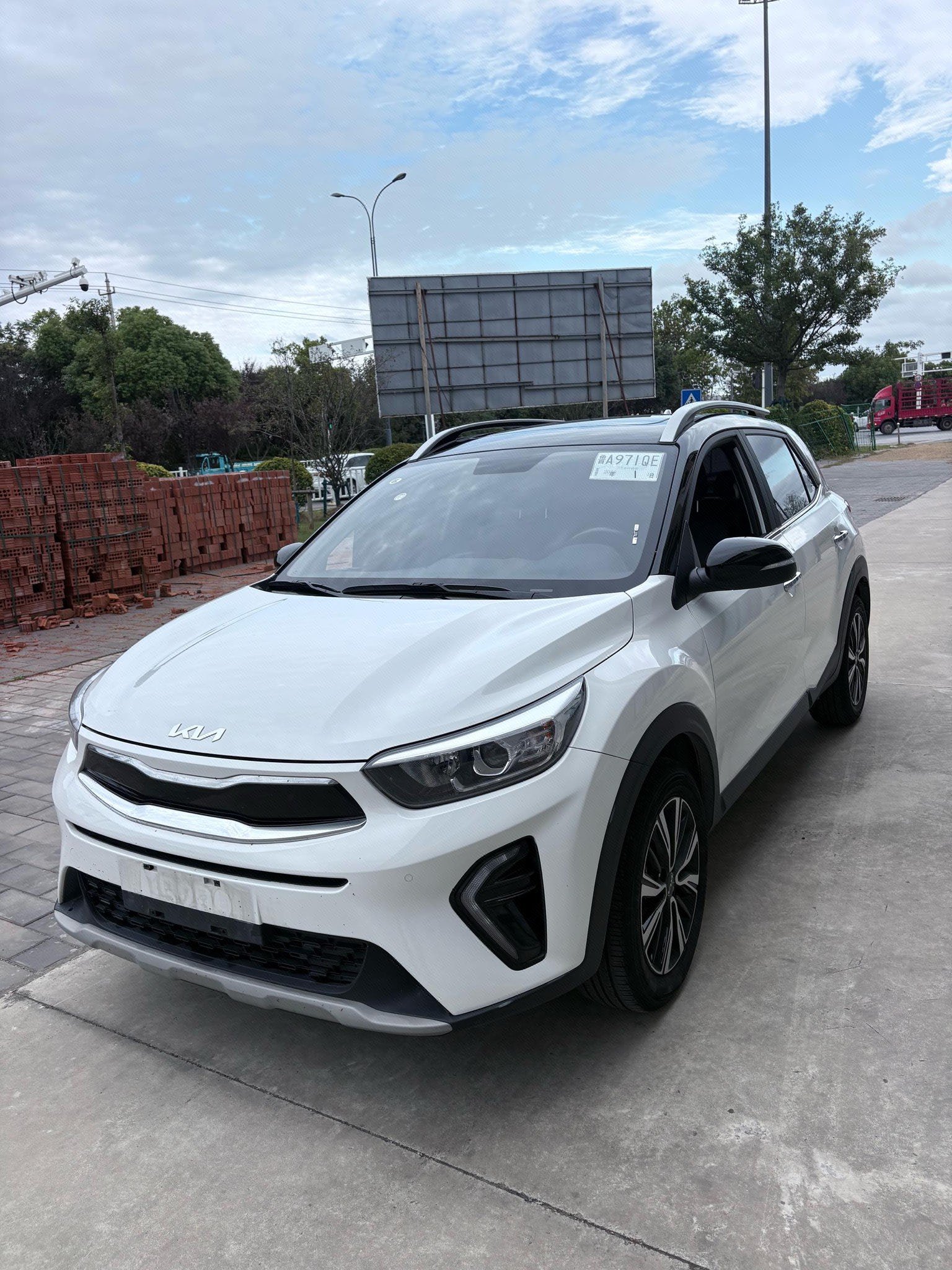 Kia KX1 2022 car image 