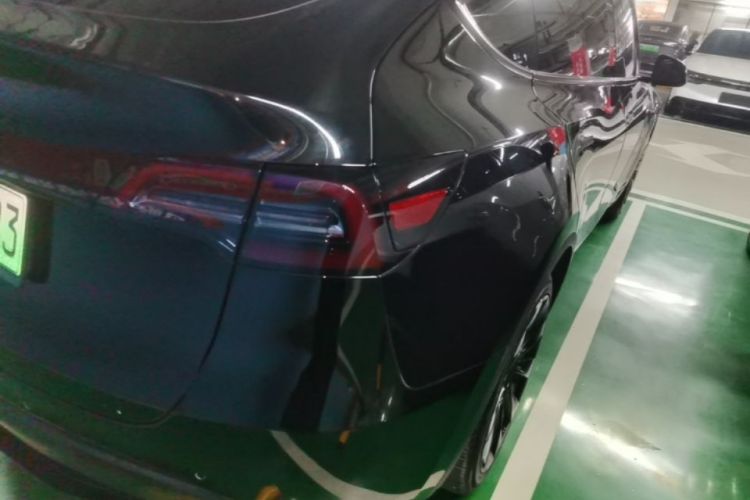 Tesla Model Y 2021 car image #8