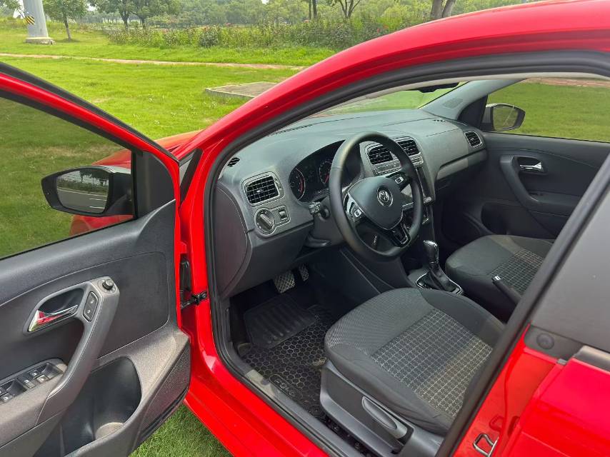 Volkswagen Polo 2017 car image #3