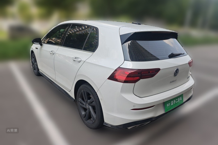 Volkswagen Golf 2023 car image #5