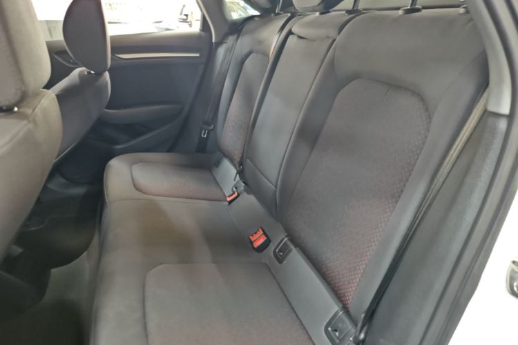 Audi A3 2018 car image #17