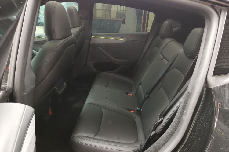 Tesla Model Y 2026 #17 Tesla Model Y 2026 car image #17