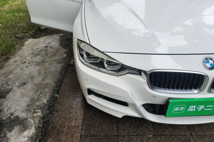 BMW 3 Series 2019 car image #8