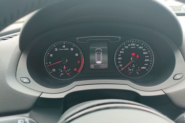 Audi Q3 2019 #13 Audi Q3 2019 car image #13