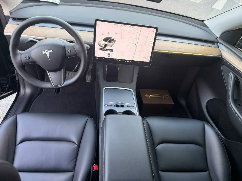 Tesla Model Y 2021 #6 Tesla Model Y 2021 car image #6