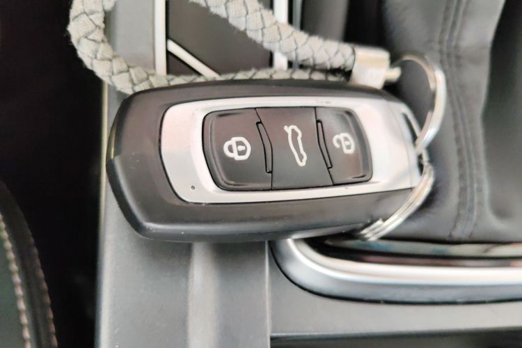 GEELY Emgrand 2019 #12 GEELY Emgrand 2019 car image #12