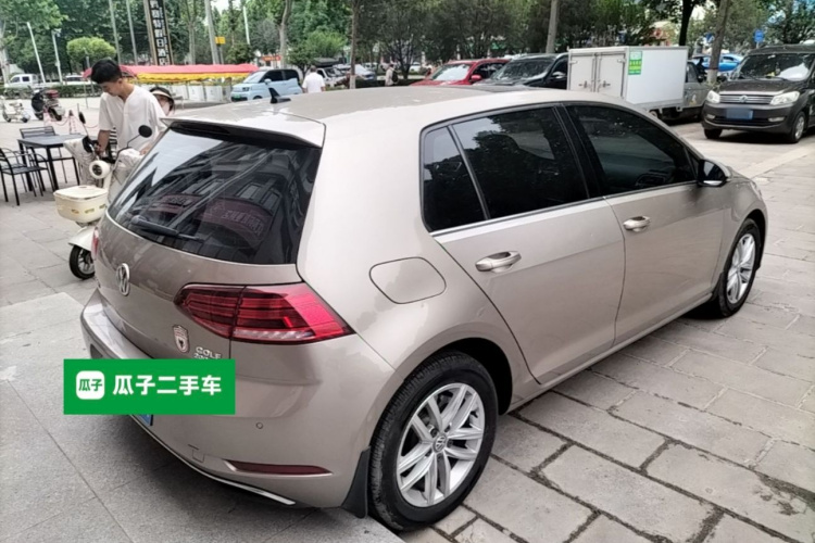 Volkswagen Golf 2020 car image #7