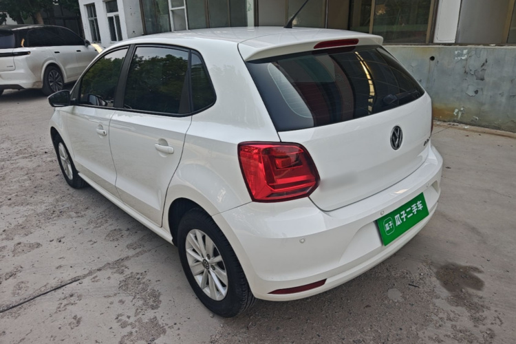 Volkswagen Polo 2016 car image #7
