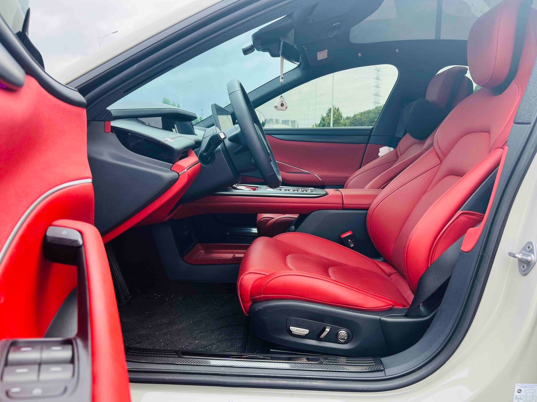 MI SU7 2025 car image #4