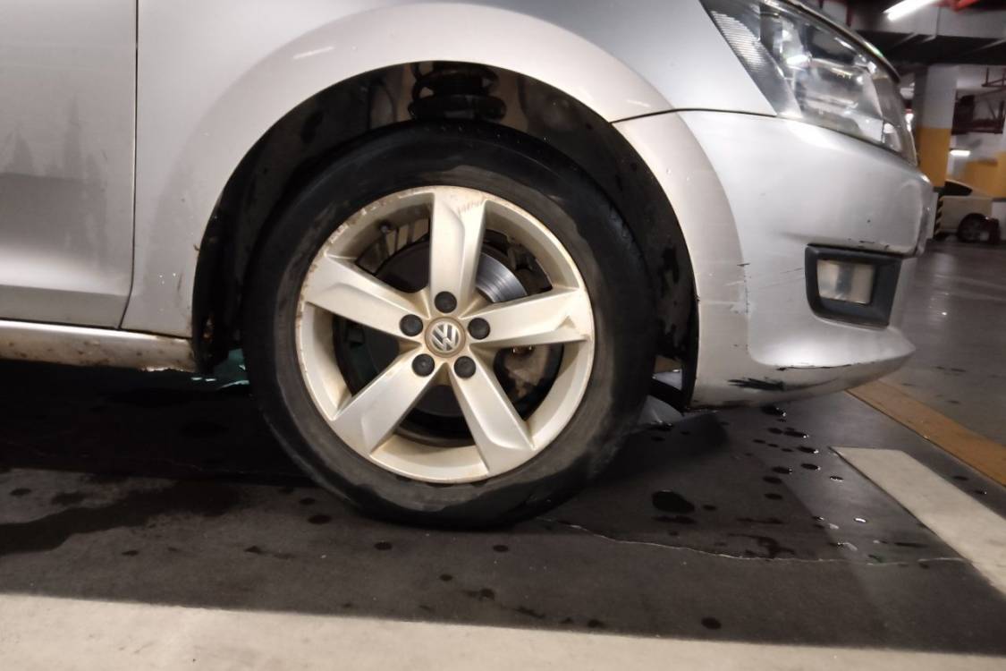 Volkswagen Santana 2015 car image #9