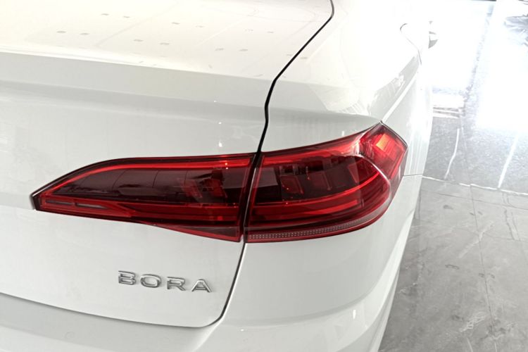 Volkswagen Bora 2026 car image #8