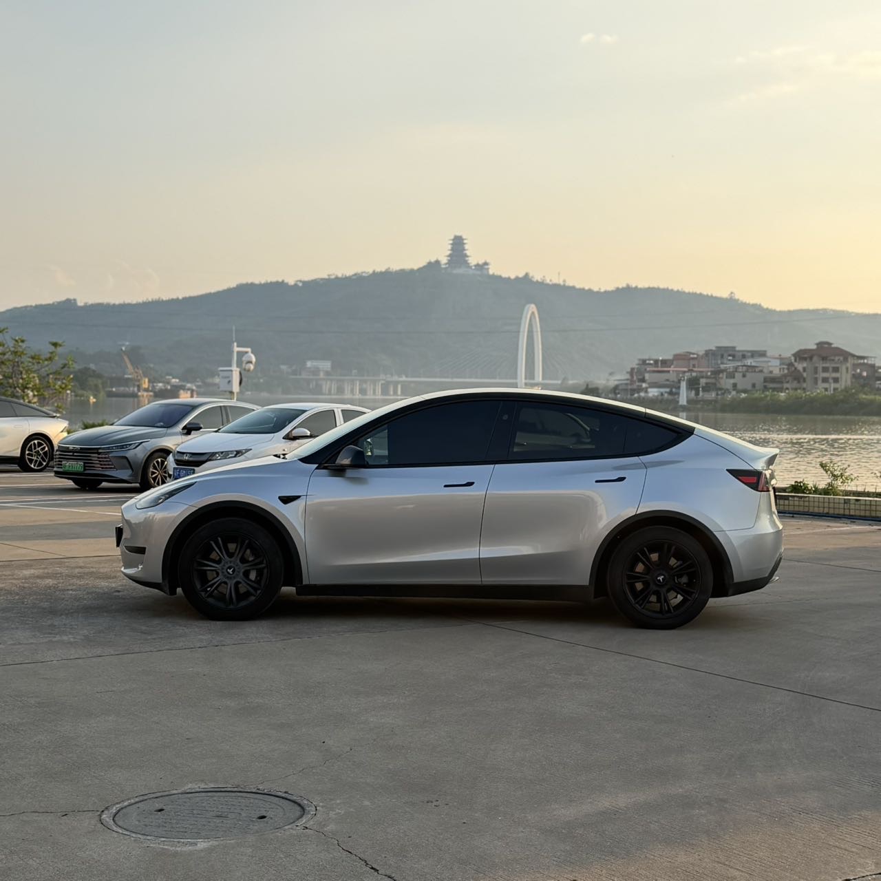 Tesla Model Y 2024 #3 Tesla Model Y 2024 immagine di auto #3
