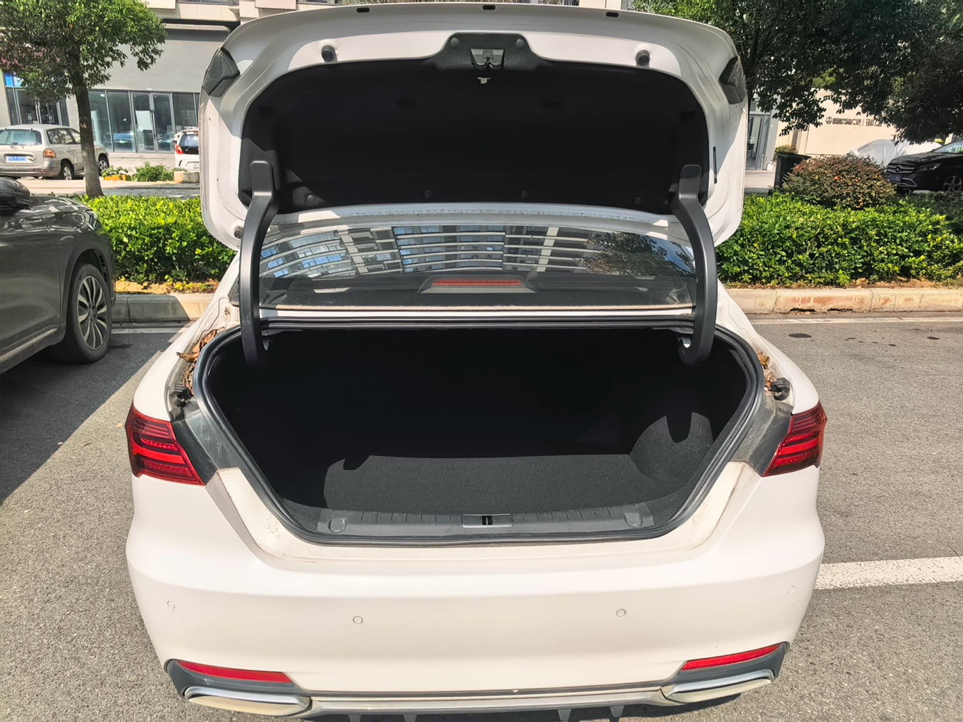 GEELY Binray 2018 car image #5