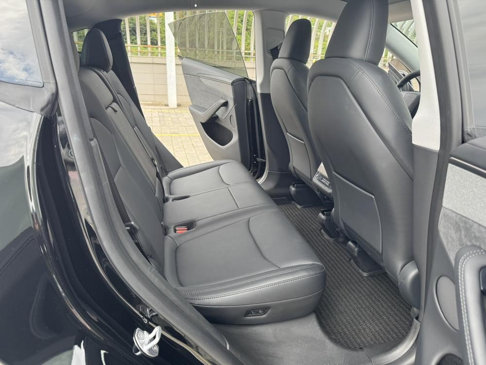 Tesla Model Y 2025 #26 Tesla Model Y 2025 immagine di auto #26