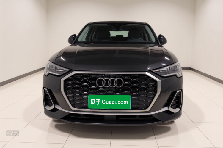 Audi Q3 2021 car image #3