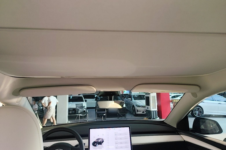 Tesla Model Y 2023 #18 Tesla Model Y 2023 car image #18