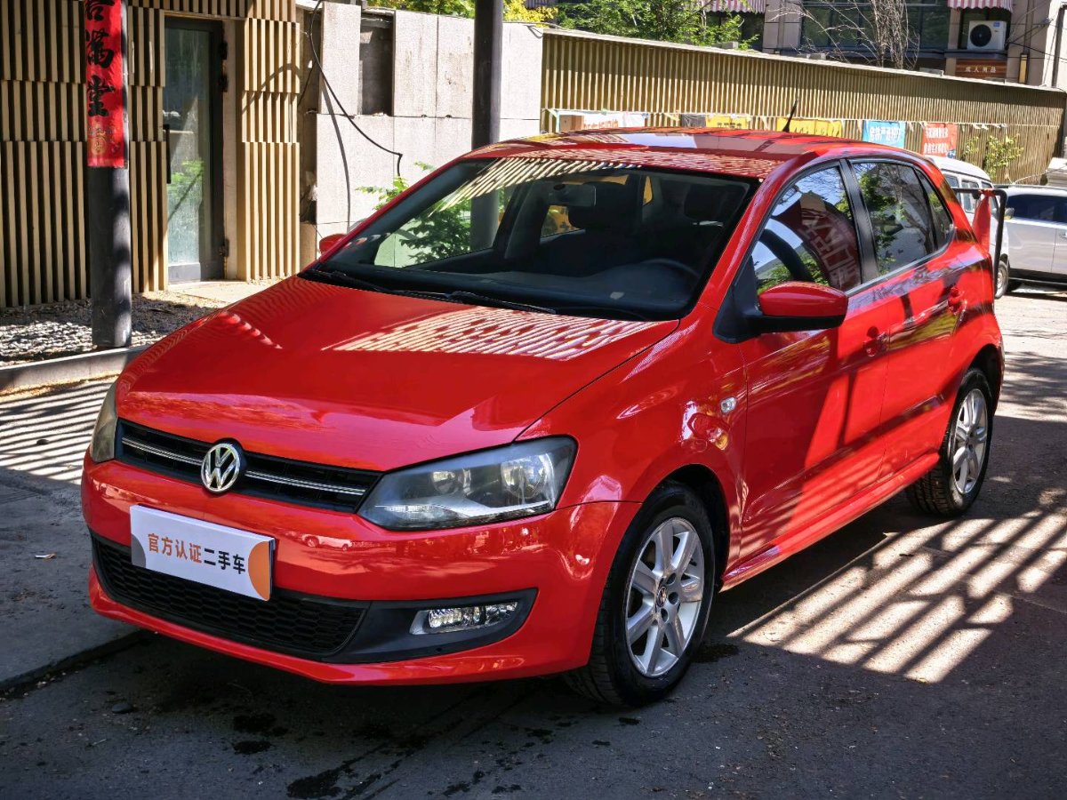 Volkswagen Polo 2014 Volkswagen Polo 2014 car image